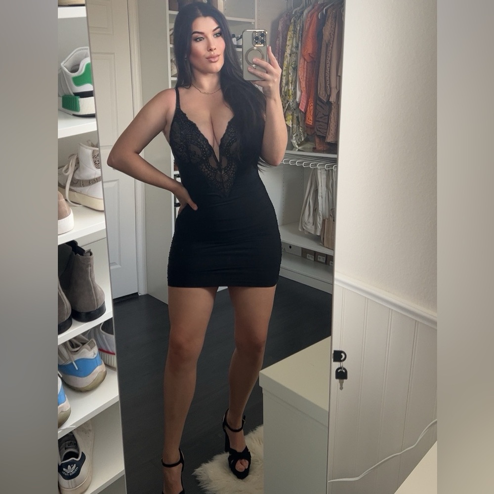 Shaperin NWT V-cut shaping dress